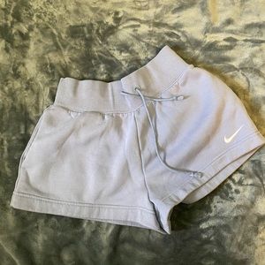 NIKE -PHOENIX FLEECE HIGH WAIST SHORT -PURPLE